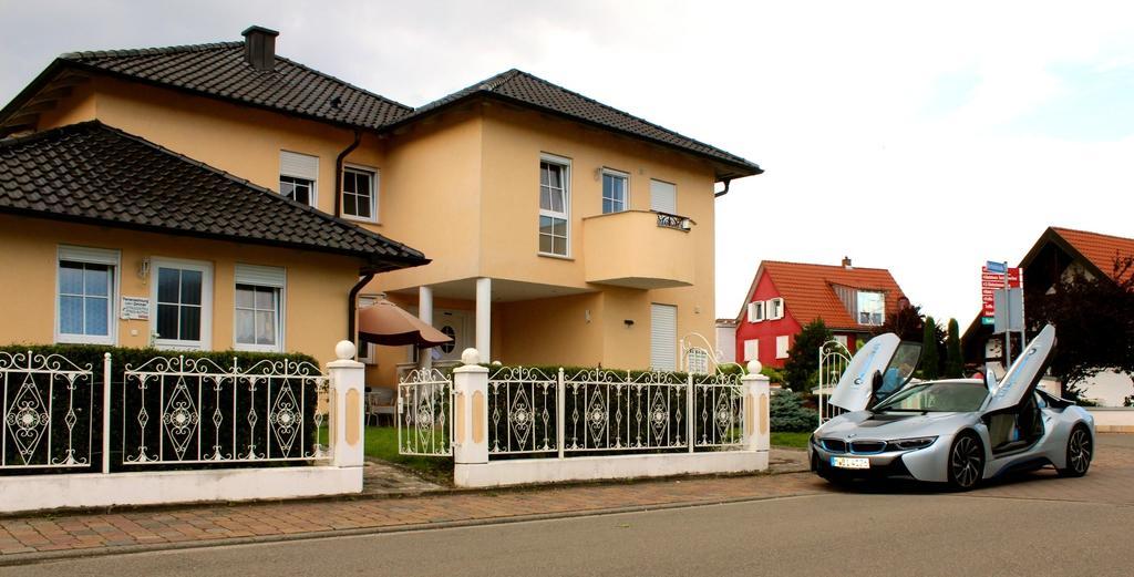 Gaestehaus Tante Tienchen 7 Minuten Zu Fuss Zum Europa Park , Plus Kostenloses Parkplatzticket Rulantica ,Alle Unsere Suiten Haben Einen Balkon Rust Eksteriør billede