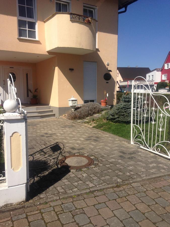Gaestehaus Tante Tienchen 7 Minuten Zu Fuss Zum Europa Park , Plus Kostenloses Parkplatzticket Rulantica ,Alle Unsere Suiten Haben Einen Balkon Rust Eksteriør billede