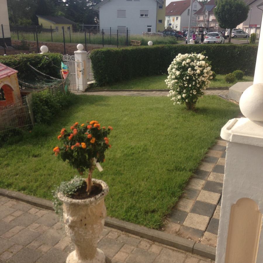 Gaestehaus Tante Tienchen 7 Minuten Zu Fuss Zum Europa Park , Plus Kostenloses Parkplatzticket Rulantica ,Alle Unsere Suiten Haben Einen Balkon Rust Eksteriør billede