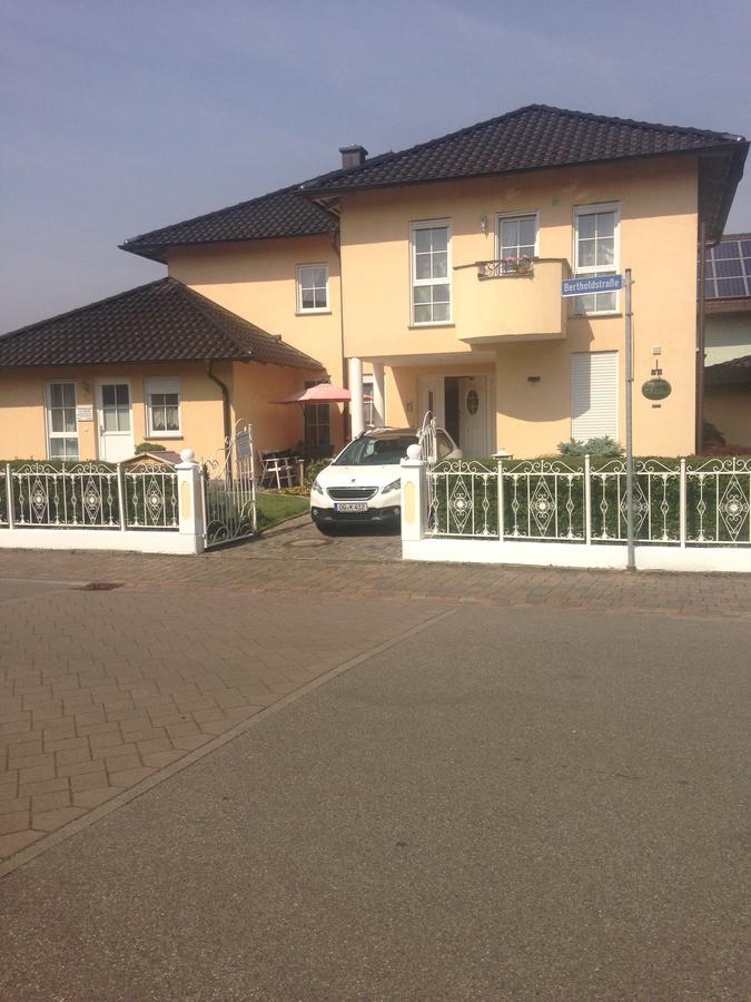 Gaestehaus Tante Tienchen 7 Minuten Zu Fuss Zum Europa Park , Plus Kostenloses Parkplatzticket Rulantica ,Alle Unsere Suiten Haben Einen Balkon Rust Eksteriør billede