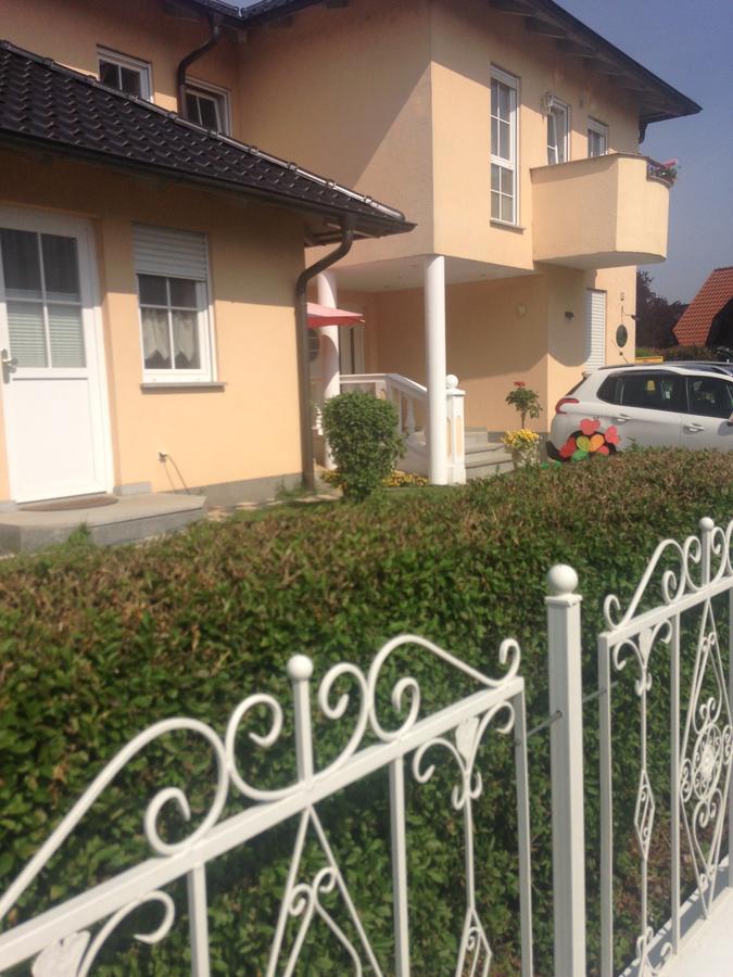 Gaestehaus Tante Tienchen 7 Minuten Zu Fuss Zum Europa Park , Plus Kostenloses Parkplatzticket Rulantica ,Alle Unsere Suiten Haben Einen Balkon Rust Eksteriør billede